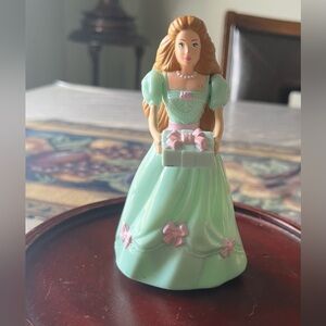 2000 Mattel Birthday Barbie doll
Ginger hair aqua dress present McDonald's